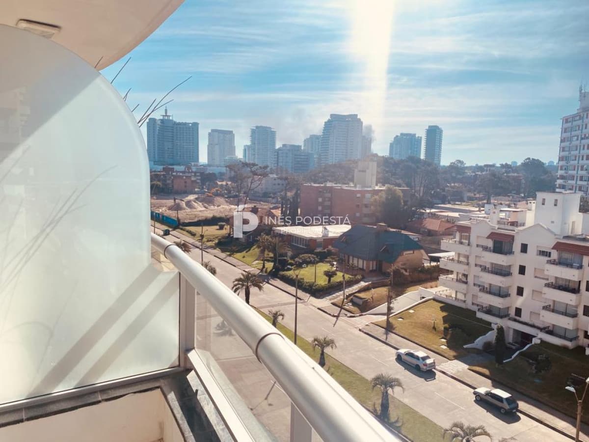 Apartamento ID.952 - Apartamento en Venta de 2 Dormitorios en Punta del Este