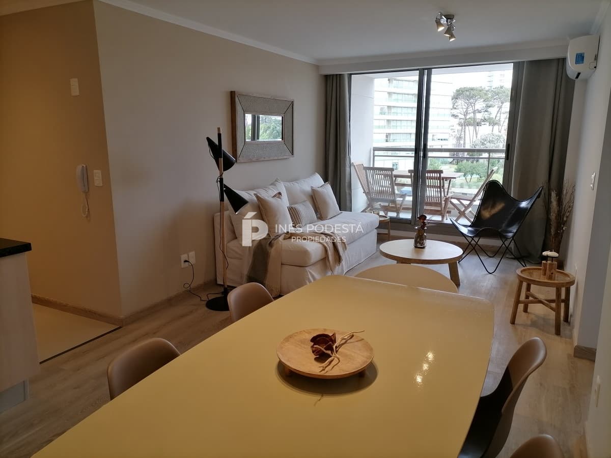 Alquiler departamento con 2 dormitorios y 2 baños