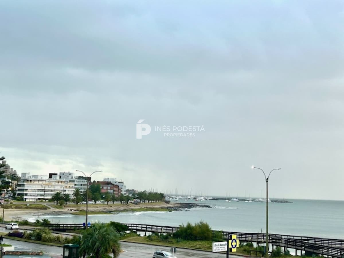 Alquiler Mansa  frente al mar con 2 Dormitorios y 2 baños