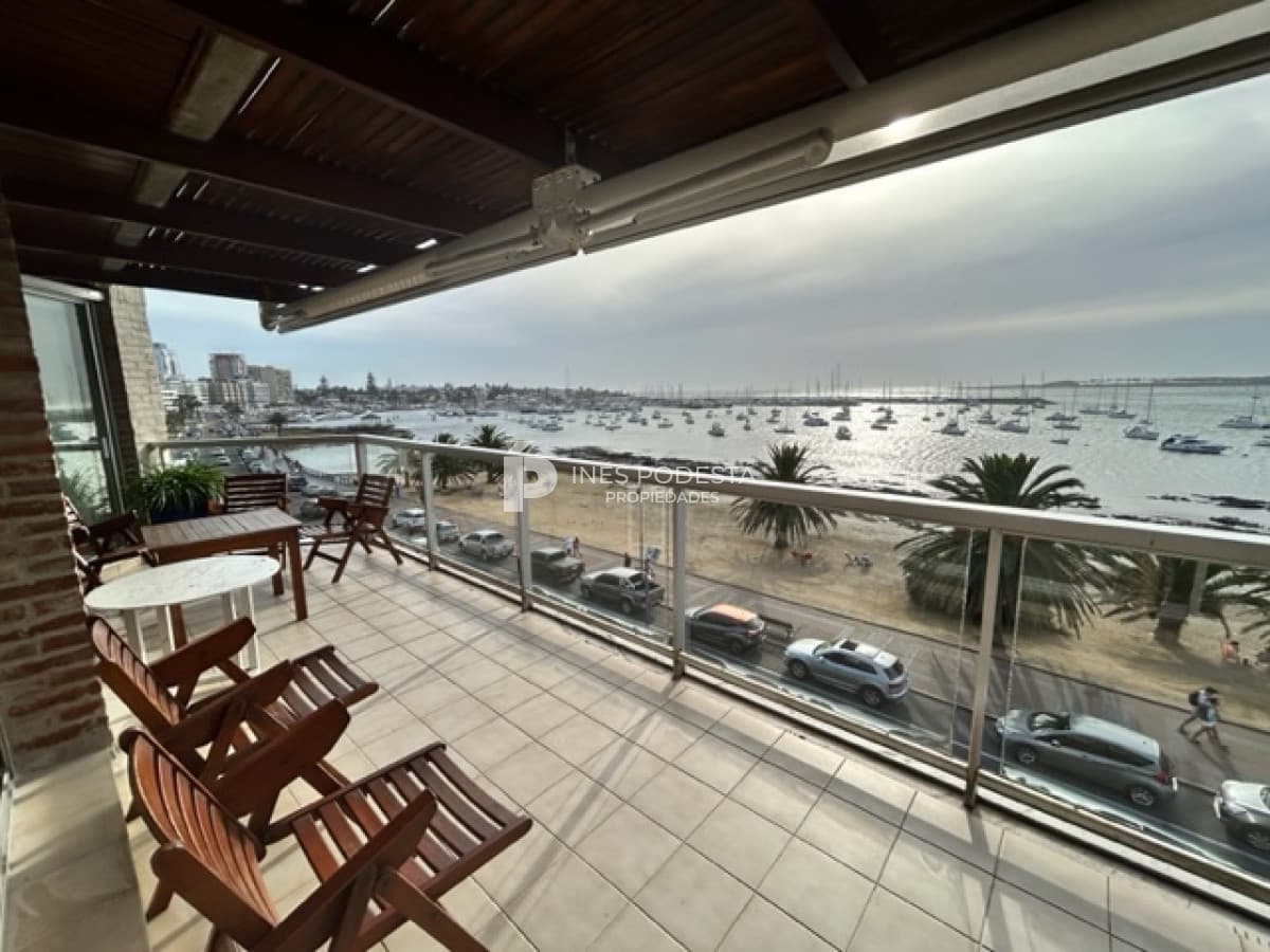 Alquiler Pent House en zona puerto con 3 dormitorios y gran parrillero