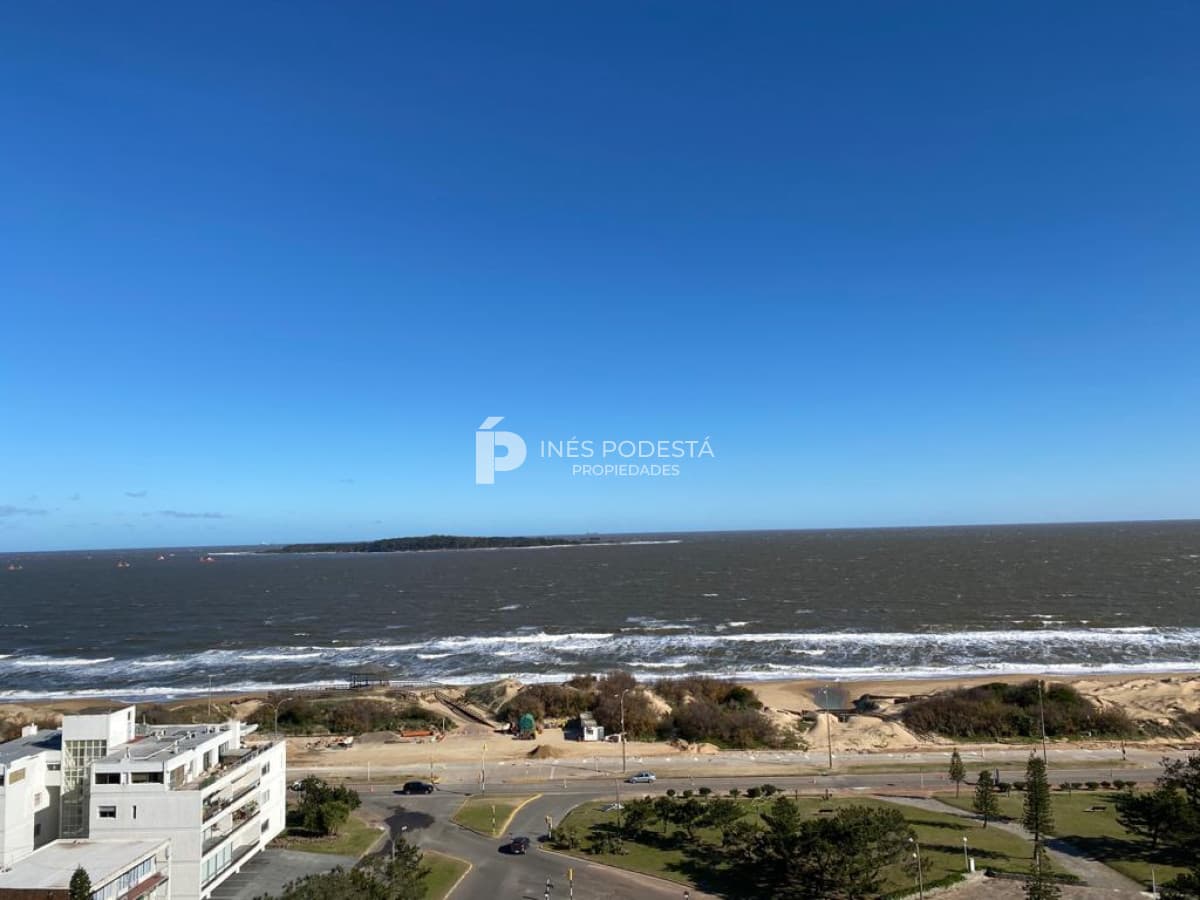 Apartamento ID.2955 - Apartamento en Venta 3 Dormitorios mas dependencia de servicio