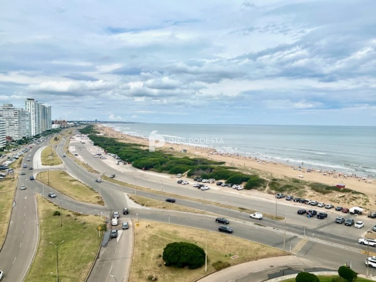 Apartamento ID.41238 - Edificio Pez Espada 3 dormitorios y dependencia de servicio Punta del Este
