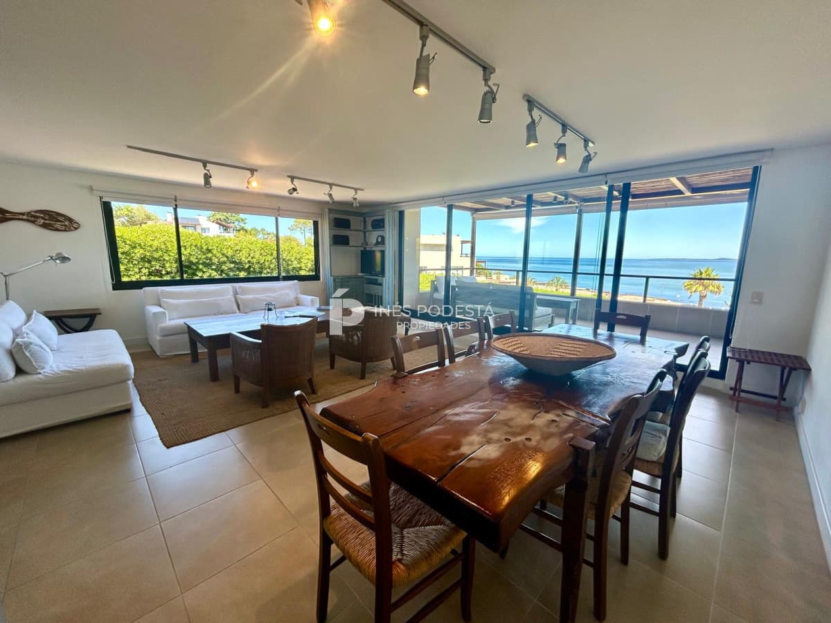 Apartamento ID.41222 - Venta  4 dormitorios y 3 baños