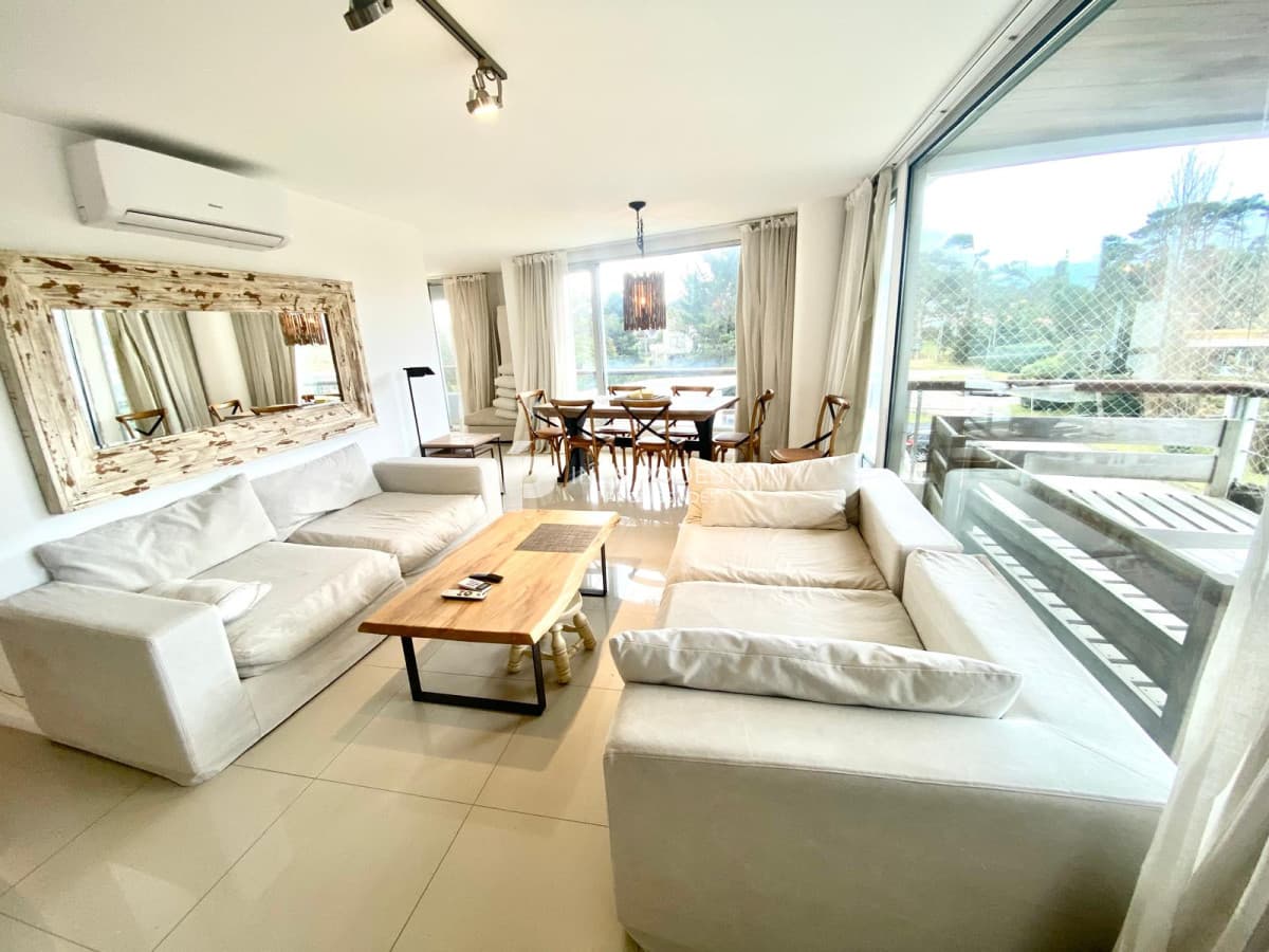 Apartamento en Alquiler, Mansa, Punta del Este, 2 Dormitorios.