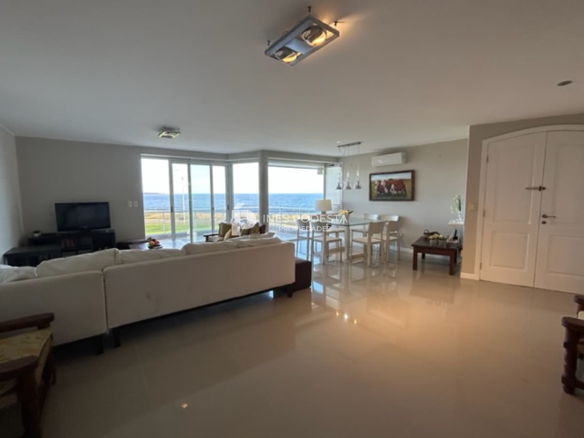 Apartamento ID.39823 - Mansa en Venta 3 dormitorios y vista al mar