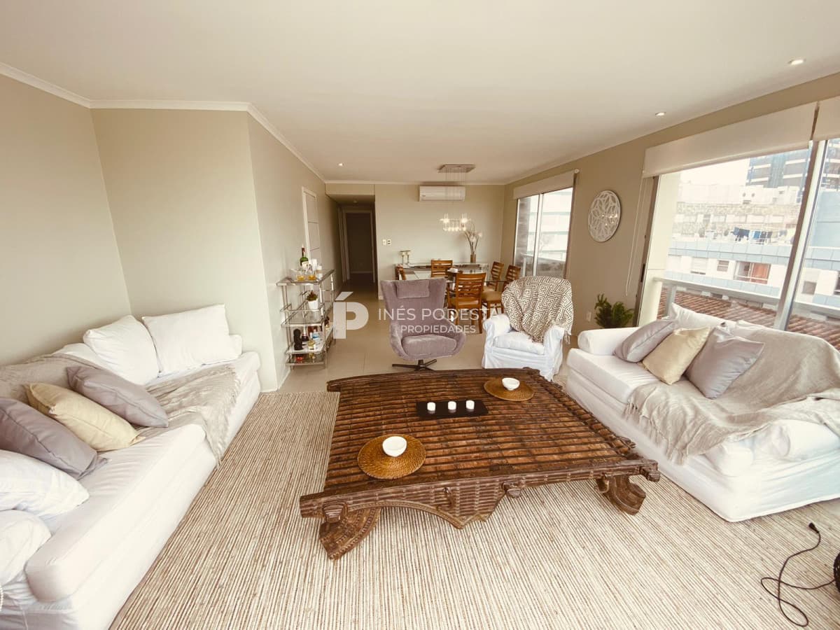 Apartamento en alquiler de 3 dormitorios Punta del Este