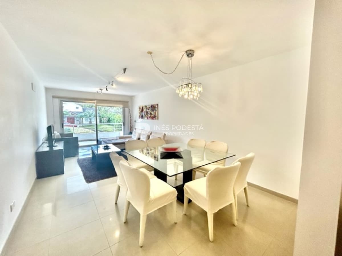 Rincón del Indio con 2 dormitorios y 2 baños (ppal en suite)