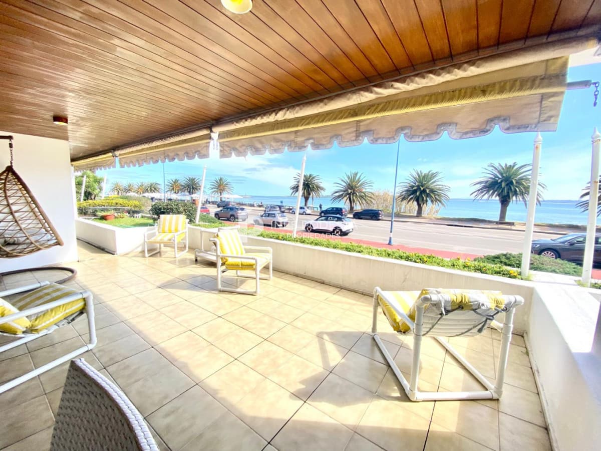 Apartamento ID.42299 - Venta departamento 3 dormitorios y 3 baños con jardín