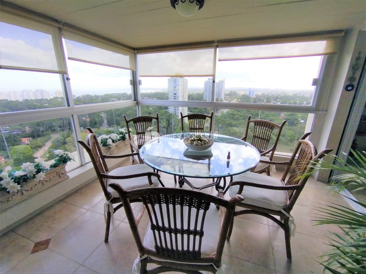 Apartamento ID.38528 - Venta departamento con 3 dormitorios y dependencia de servicio