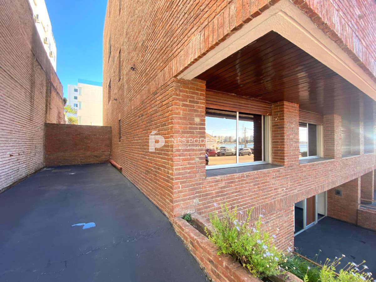 Apartamento ID.8861 - Apartamento en venta mansa 2 dormitorios Punta del Este