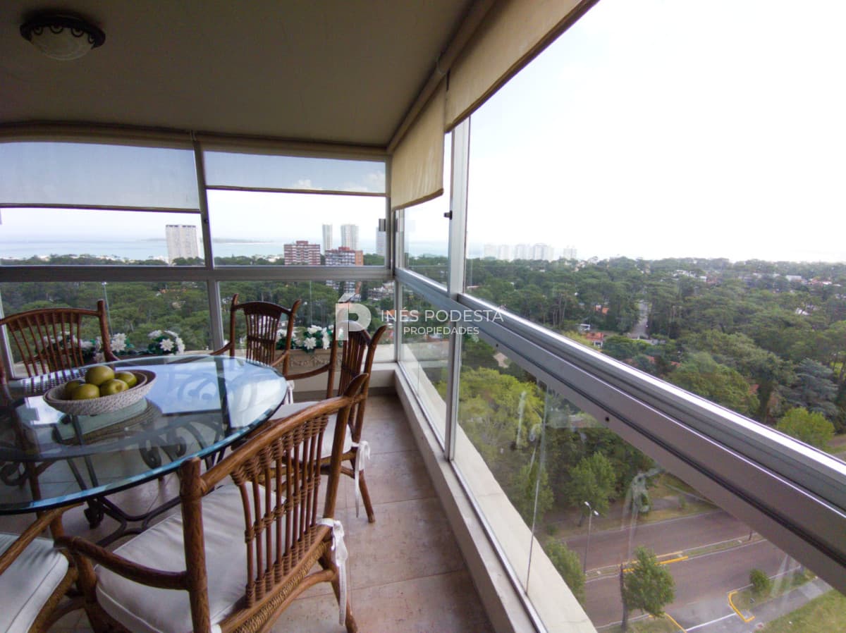 Apartamento ID.38528 - Venta departamento con 3 dormitorios y dependencia de servicio