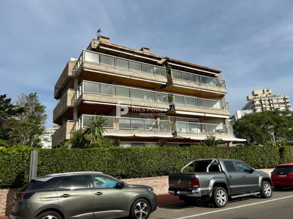 Alquiler Pent House en zona puerto con 3 dormitorios y gran parrillero