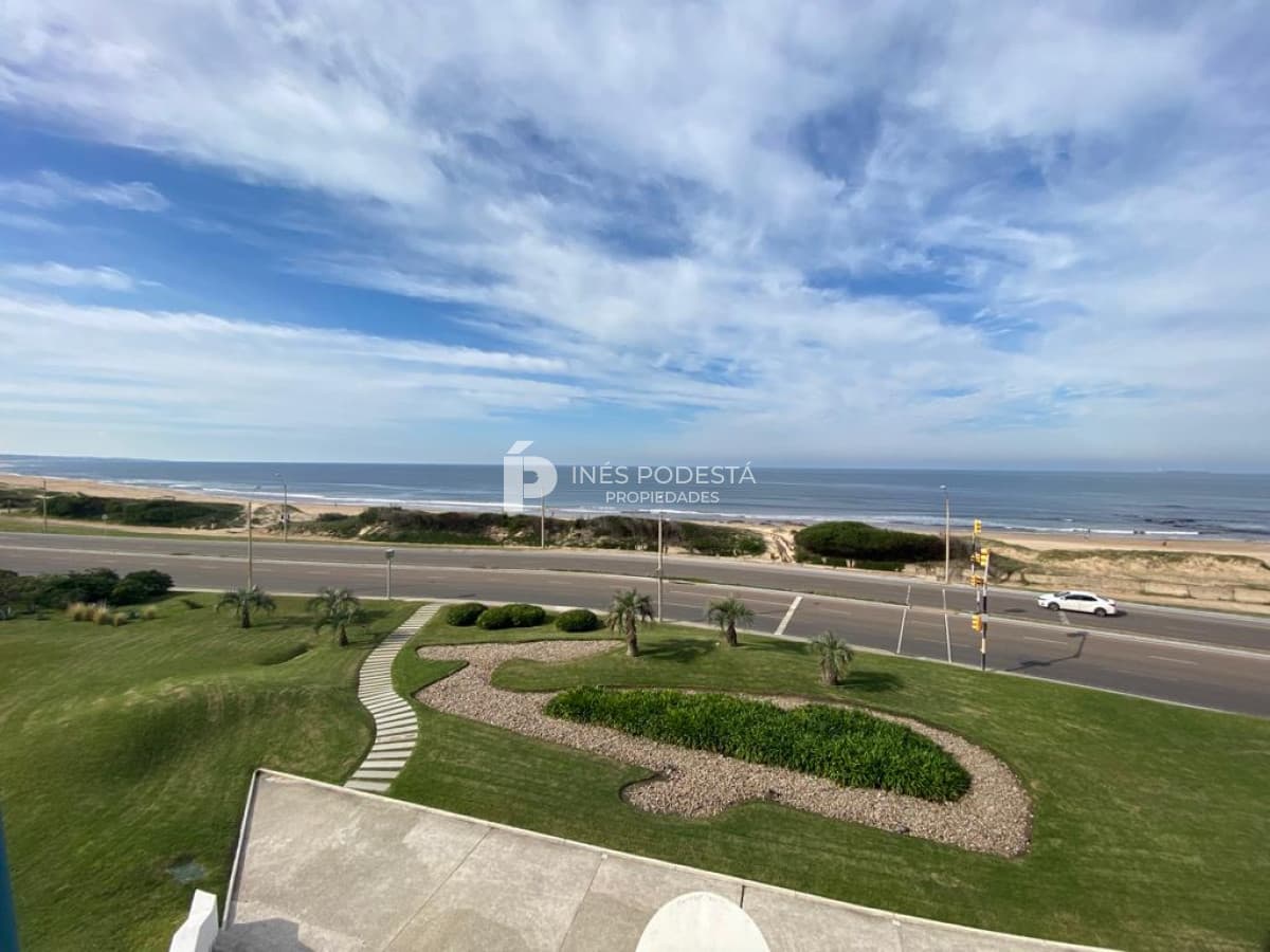 Apartamento ID.39750 - Venta 3 dormitorios y dependencia de servicio Brava