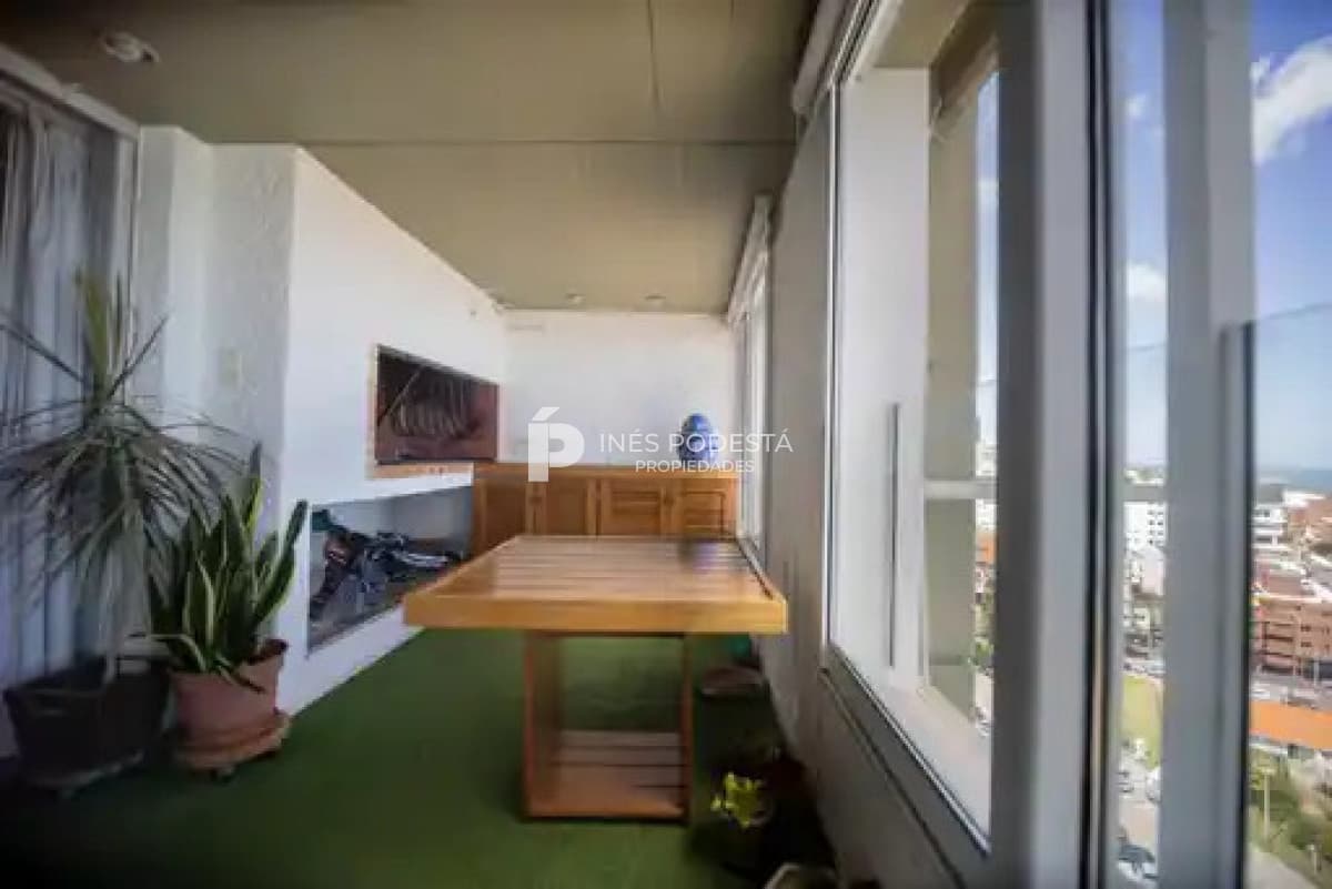 Apartamento ID.41918 - Venta departamento mansa 6 dormitorios más dependencias de servicio