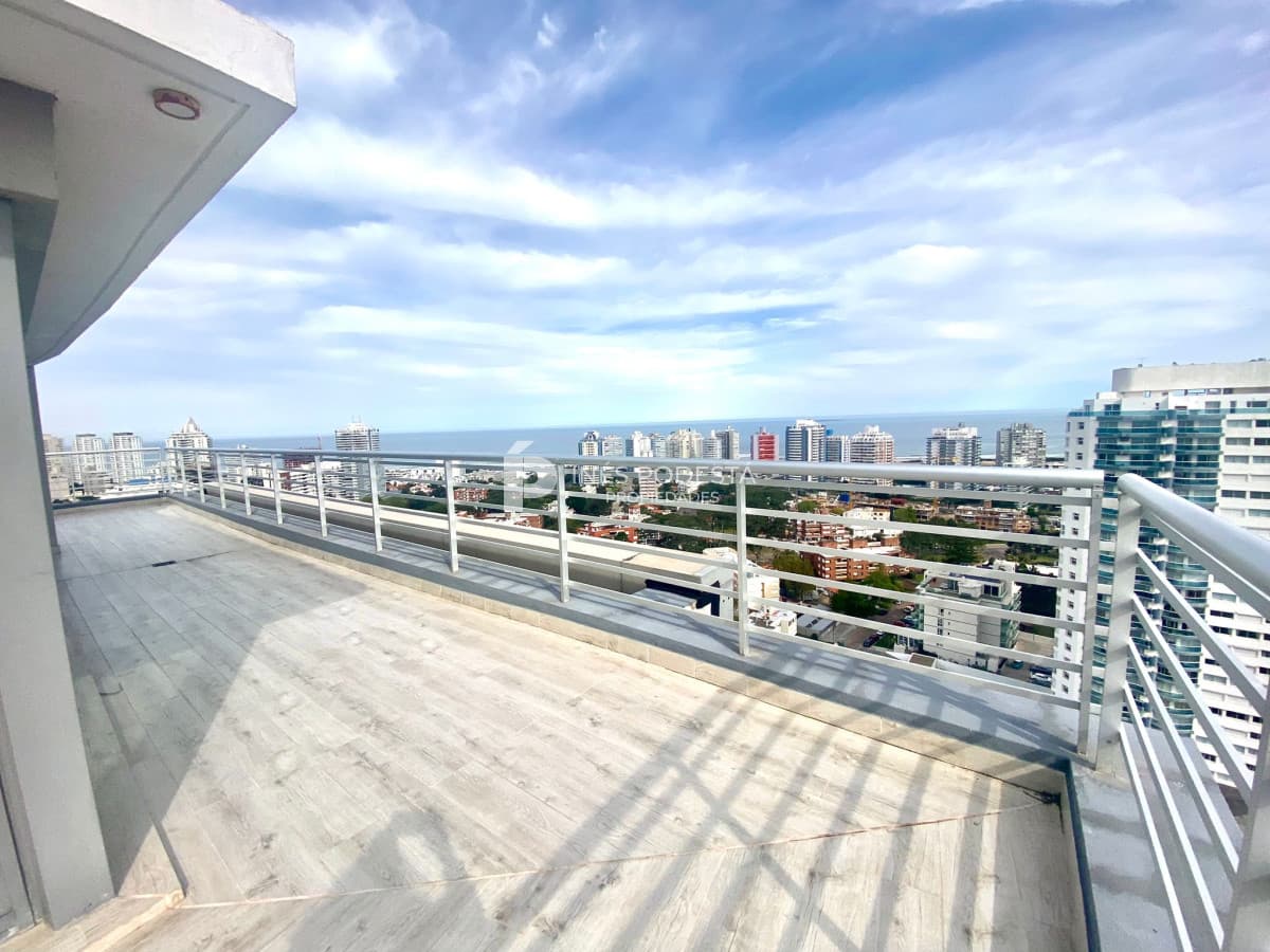 Apartamento ID.40242 - Apartamento Pent-house en Venta Punta del Este