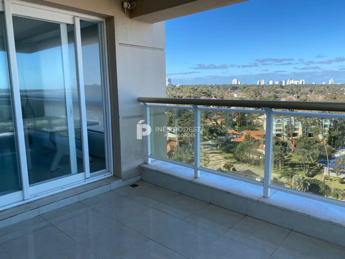Apartamento ID.2955 - Apartamento en Venta 3 Dormitorios mas dependencia de servicio