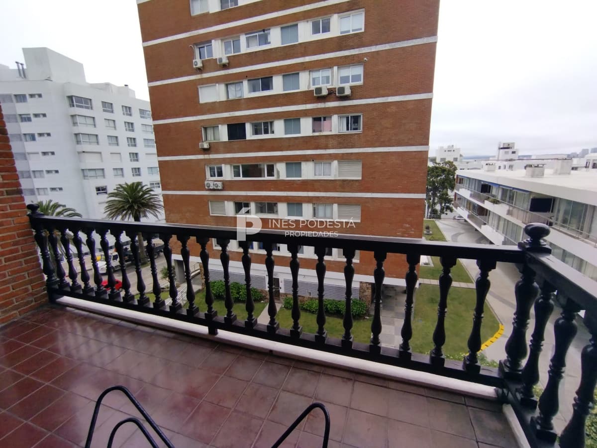Apartamento en Alquiler, 2 Dormitorios.