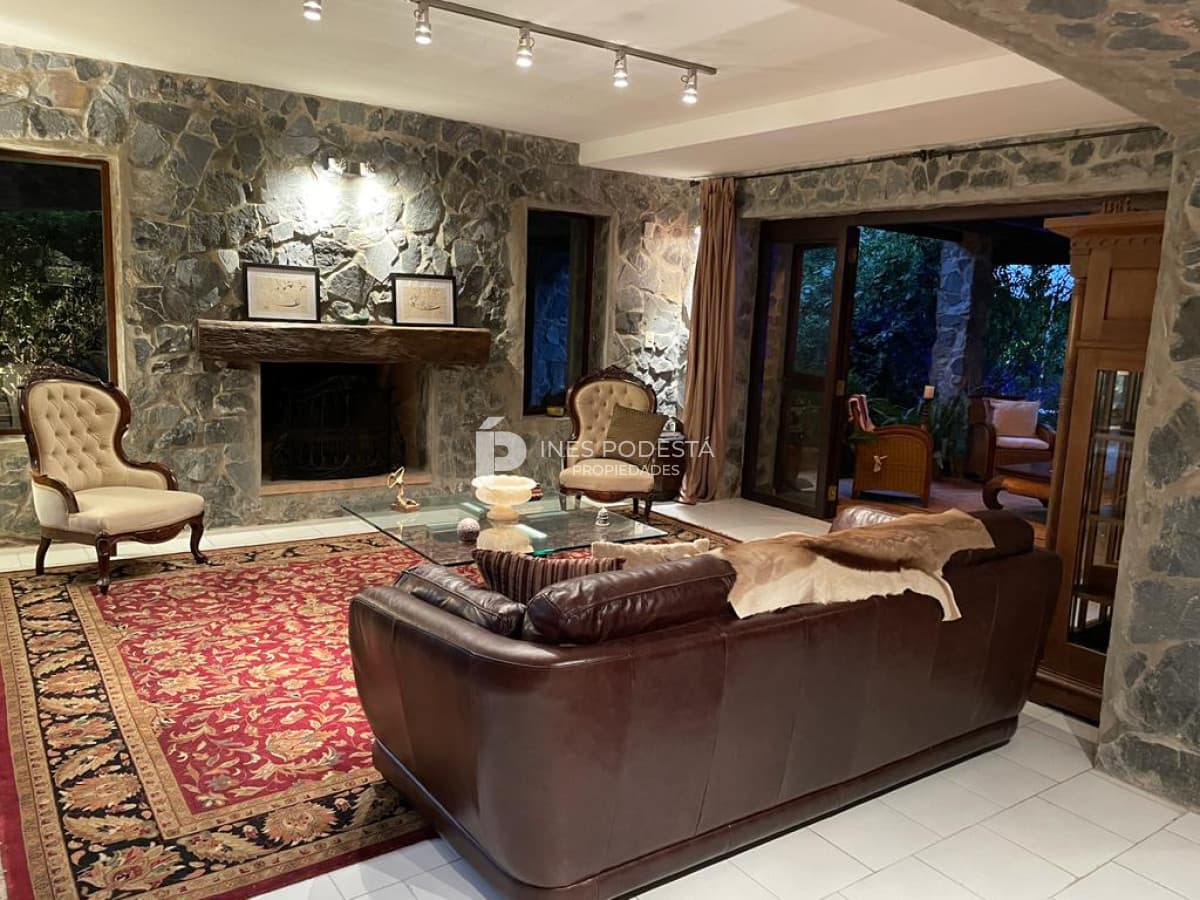 Casa ID.38549 - Casa en Venta 4 dormitorios y 3 baños en Club del Lago