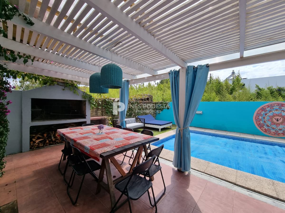 Venta y Alquiler Casa de 5 dormitorios en la BARRA