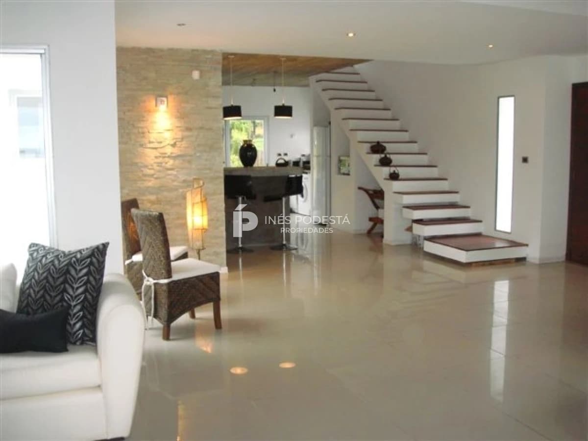Casa en Montoya de 4 dormitorios