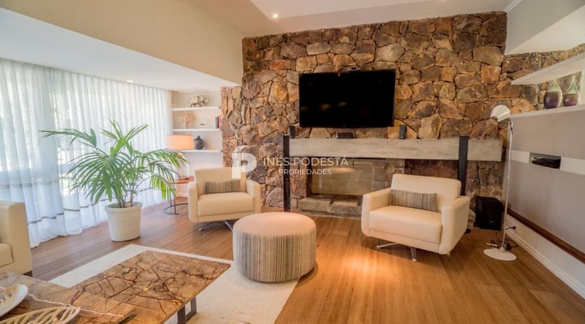 Casa ID.4803 - Casa en venta en Mansa de 6 dormitorios
