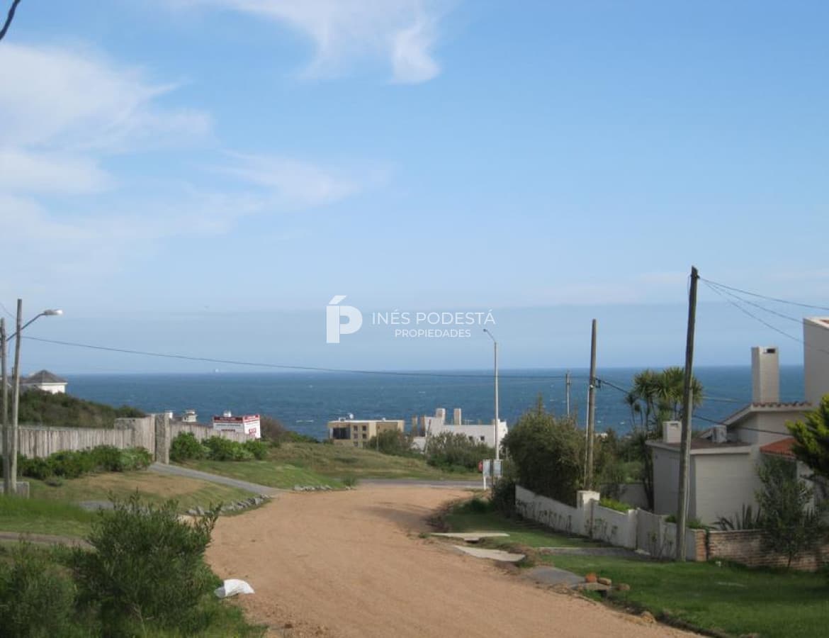 Casa ID.6219 - Casa con piscina  con 5 dormitorios y 4 baños a 100 mts del mar y muy buena vista