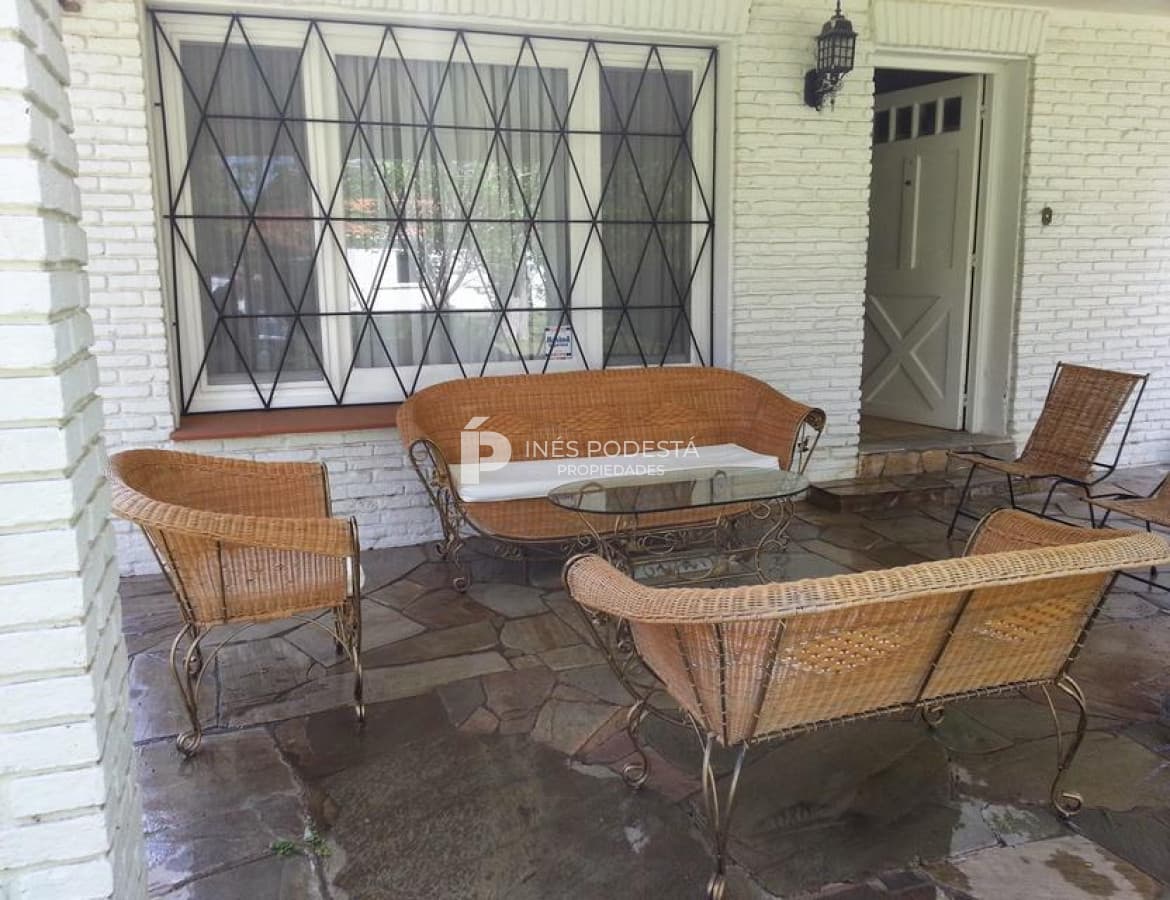 CASA EN CANTEGRIL , MUY CÓMODA , BUEN PARQUE Y PARRILLERO