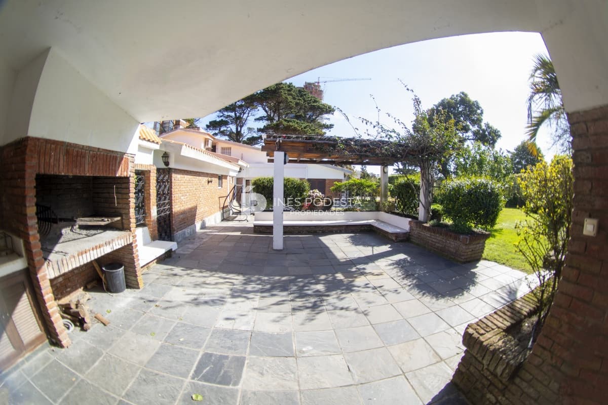 Alquiler casa de temporada, 7 dormitorios mansa Punta del Este