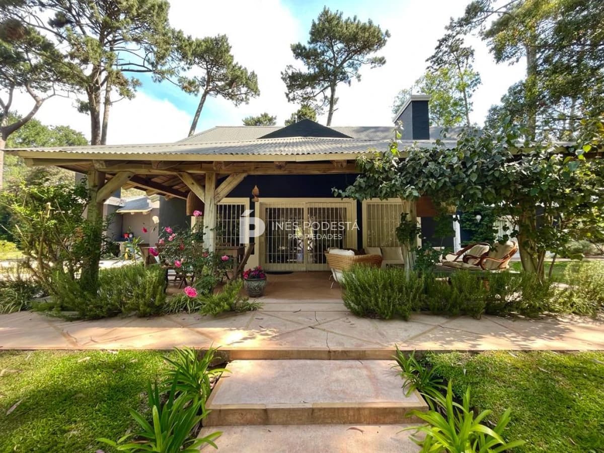 Casa ID.39397 - Casa en venta Burnett 4 dormitorios con piscina