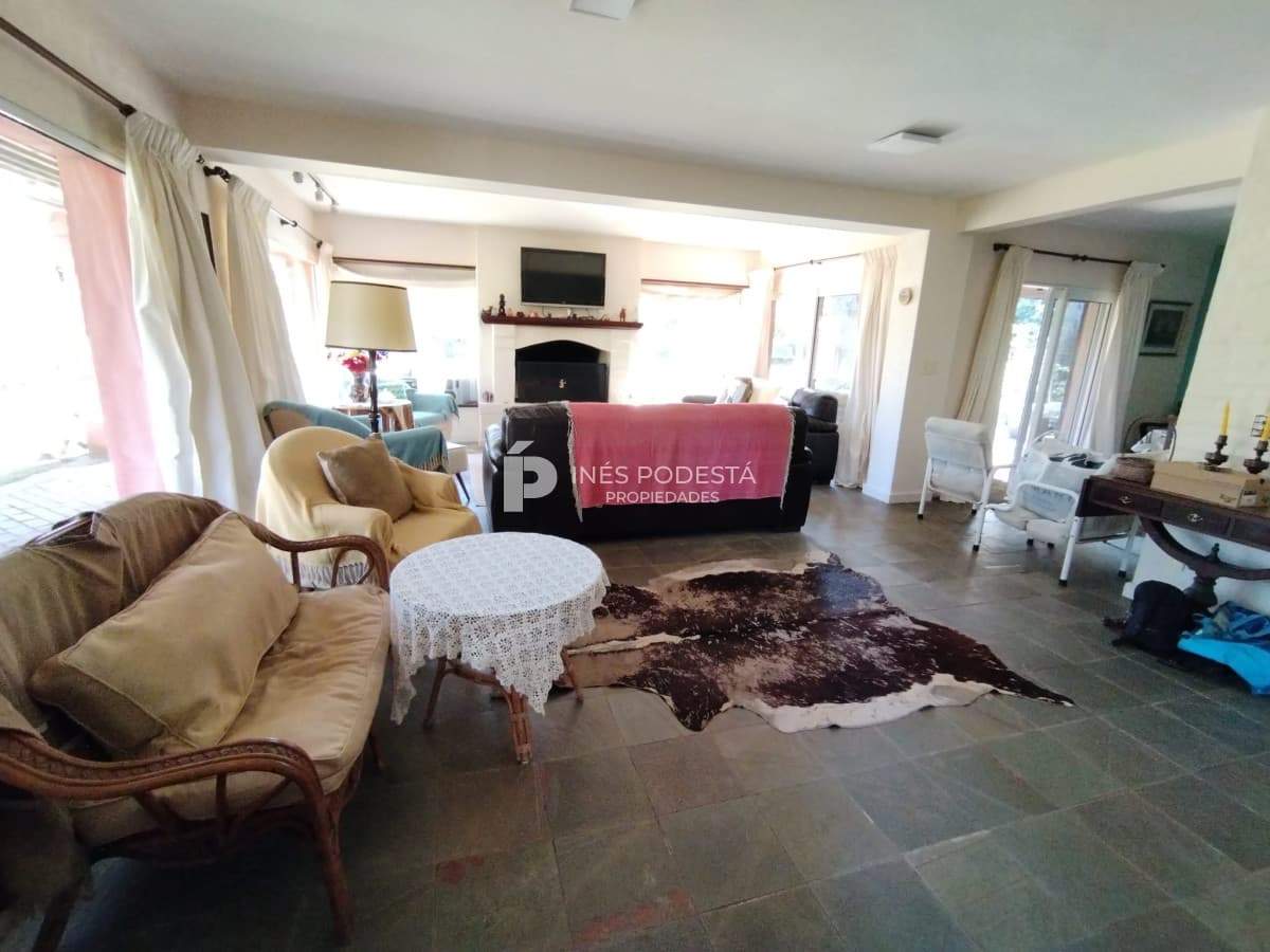Casa 4 dormitorios con piscina en alquiler de temporada