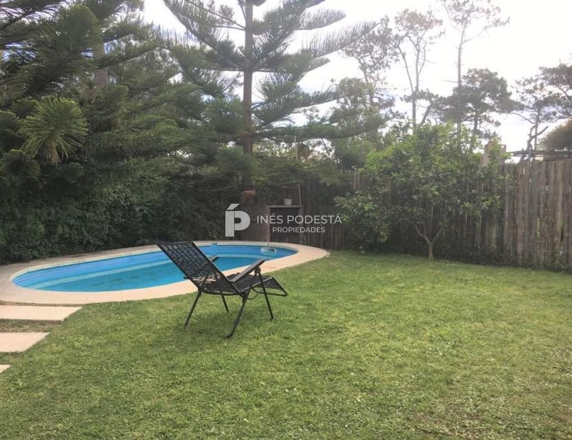 Casa en alquiler de temporada con piscina Pinares