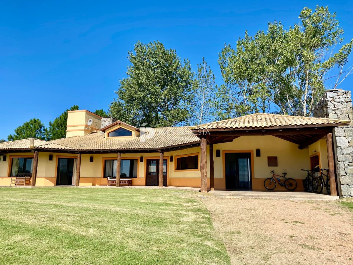 Casa ID.7337 - CASA EN VENTA EN BARRIO PRIVADO EL QUIJOTE