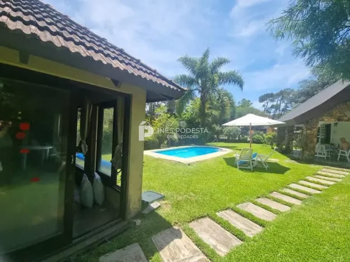 Casa con piscina en alquiler Punta del Este