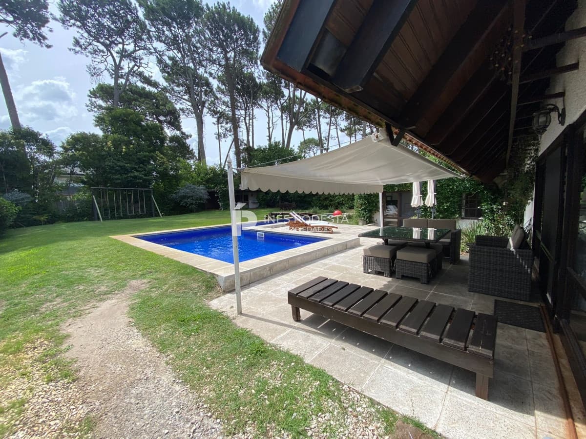 Casa ID.6797 - CASA VENTA Y ALQUILER DE TEMPORADA 4 DORMITORIOS Y DEPENDENCIA