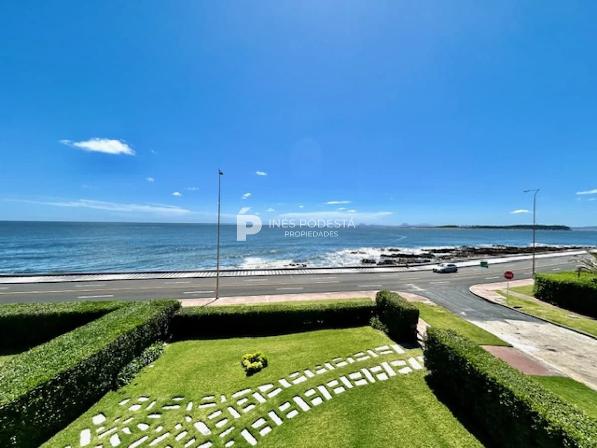 Alquiler en Península, zona faro frente a la mansa con 6 dormitorios y gran vista