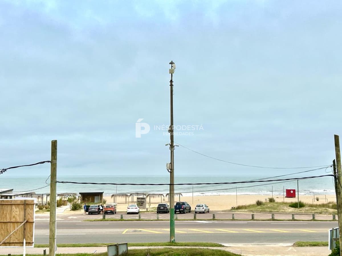 Alquiler en Montoya frente a la playa, 4 dormitorios, y piscina