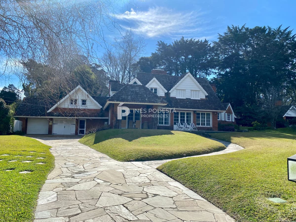 Casa ID.37941 - Casa en Venta Punta del Este 5 dormitorios Golf