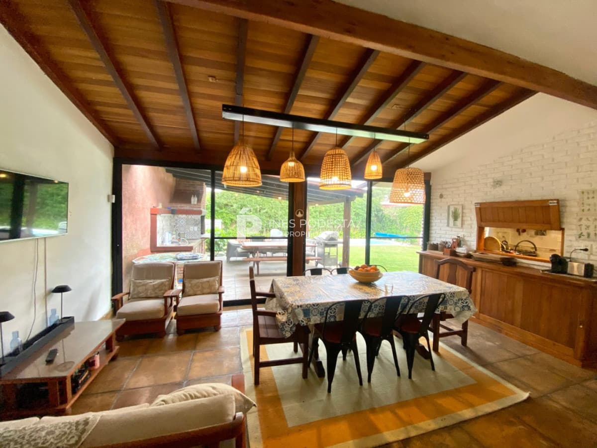 Casa en Mansa de 3 dormitorios en alquiler de temporada