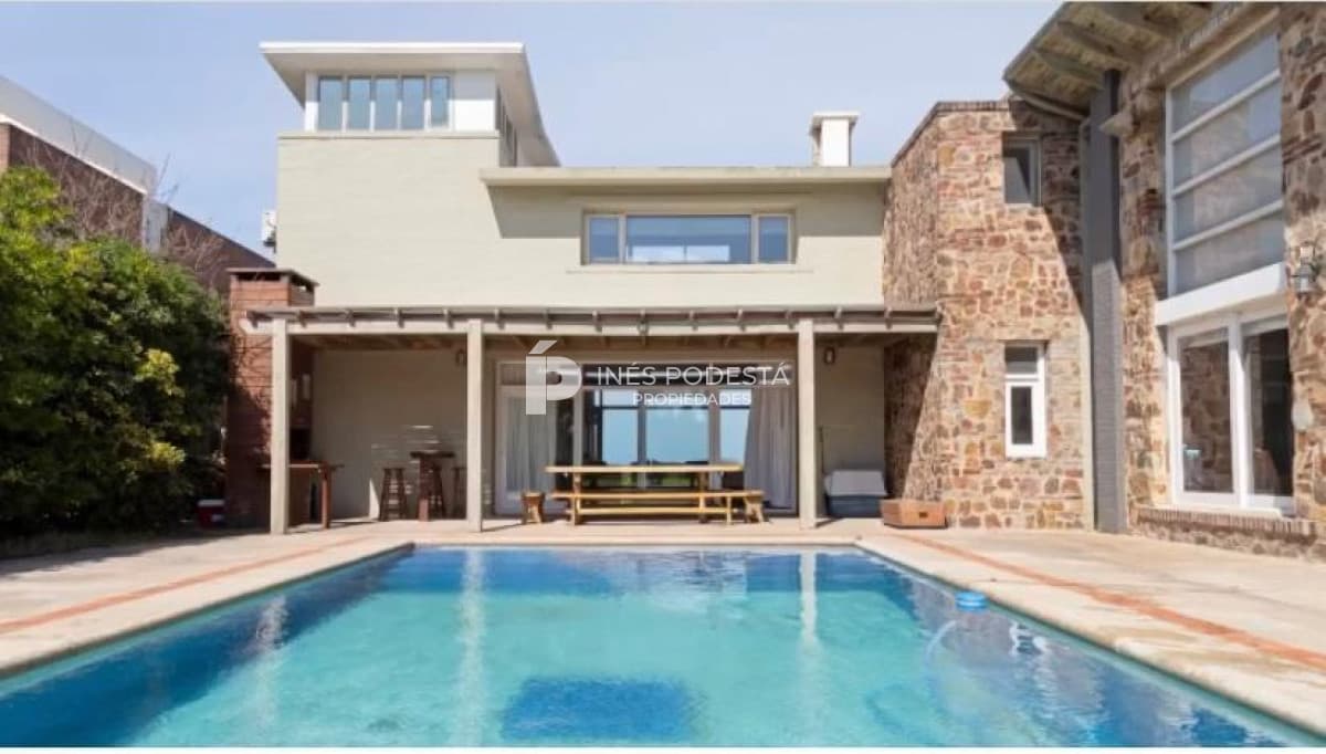 Casa ID.2001 - Casa en venta de 4 dormitorios, Punta del Este Pinares