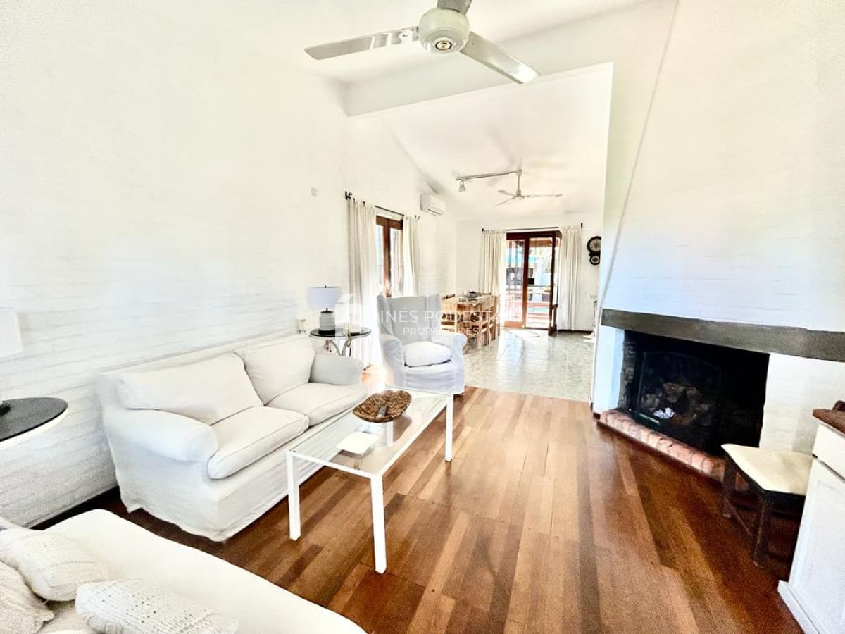 Alquiler Zona de colegios, 3 dormitorios y 2 baños, jardín cercado