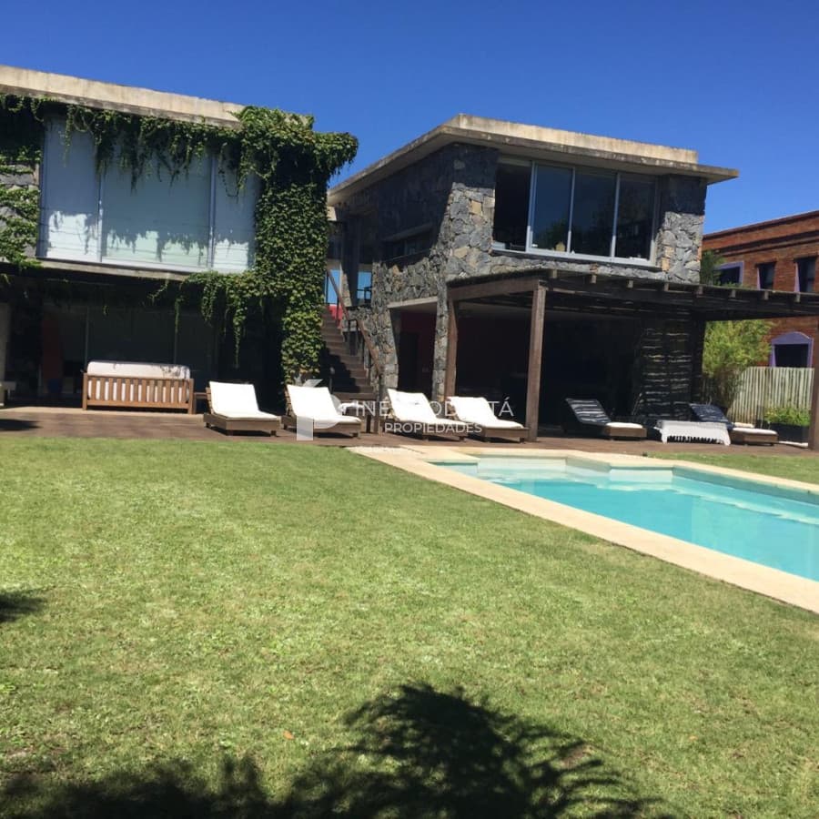 Alquiler temporada en José Ignacio con 4 dormitorios y dependencia de servicio
