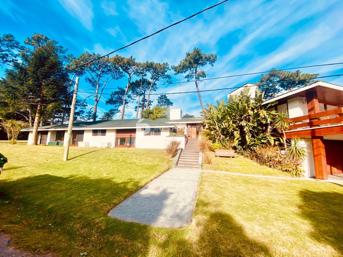 Casa ID.39062 - Alquiler y venta en mansa con 7 dormitorios