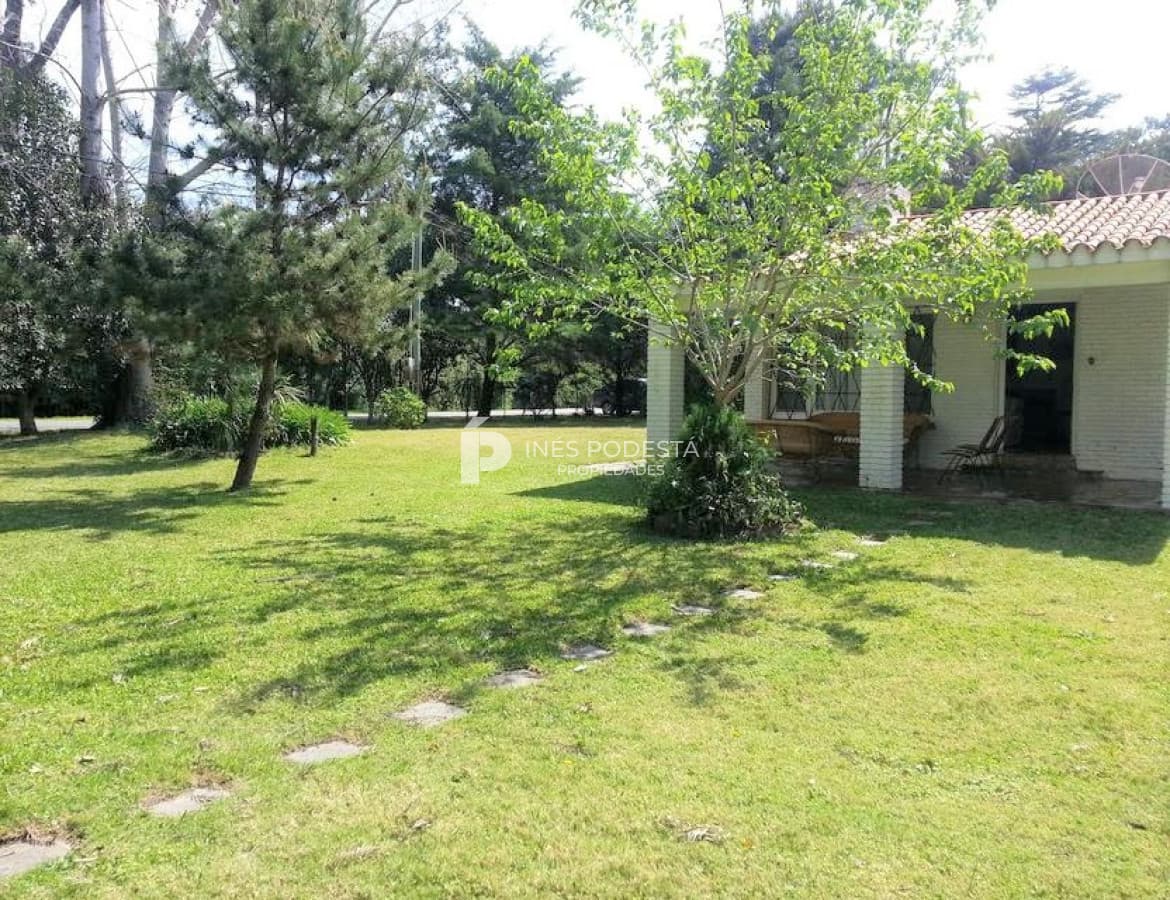CASA EN CANTEGRIL , MUY CÓMODA , BUEN PARQUE Y PARRILLERO