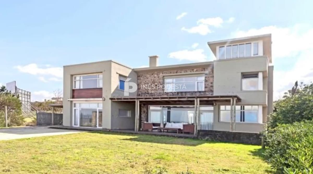 Casa ID.2001 - Casa en venta de 4 dormitorios, Punta del Este Pinares