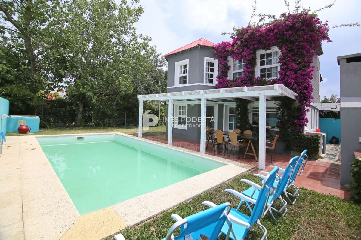 Venta y Alquiler Casa de 5 dormitorios en la BARRA