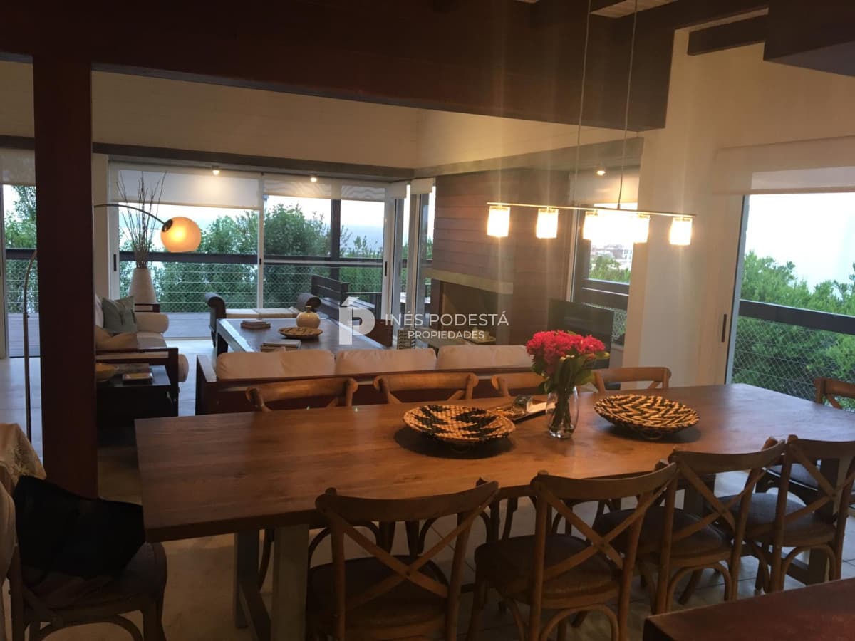 Casa ID.2000 - Venta y alquiler en Punta Piedras con 6 dormitorios