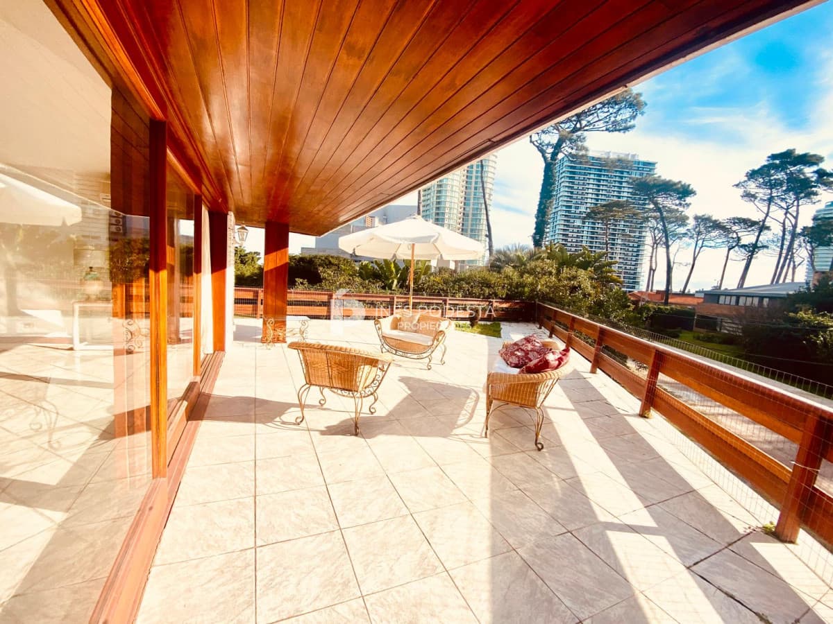 Casa ID.39062 - Alquiler y venta en mansa con 7 dormitorios