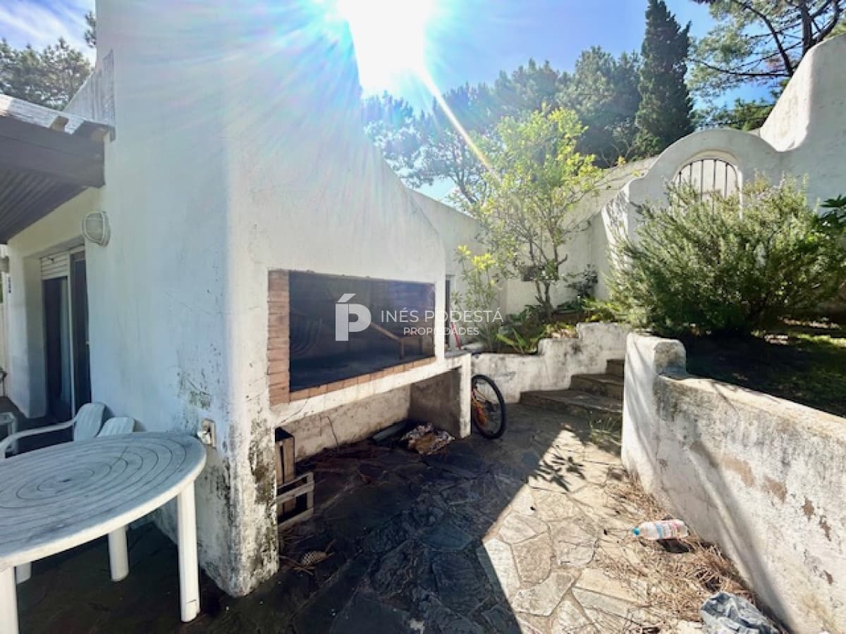 Casa ID.8011 - Venta Oportunidad con 4 dormitorios y dependencia de servicio