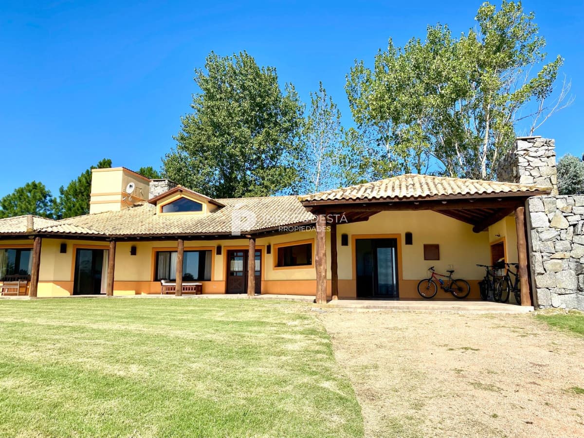 Casa ID.7337 - CASA EN VENTA EN BARRIO PRIVADO EL QUIJOTE