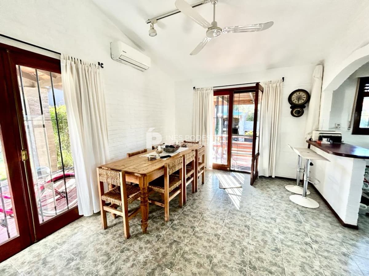 Alquiler Zona de colegios, 3 dormitorios y 2 baños, jardín cercado